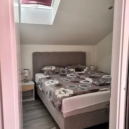 Panzió Nik-rom 1 *